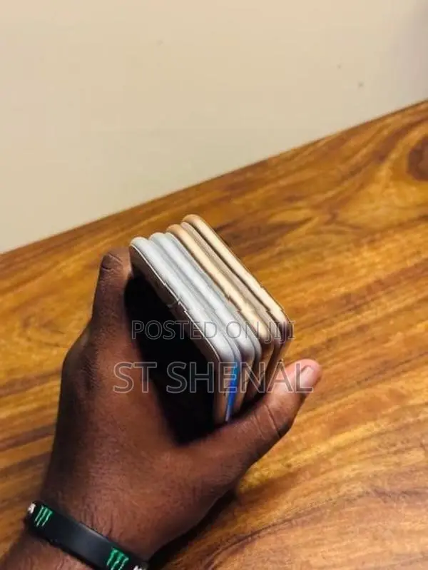 Apple iPhone 8 Red (Used)