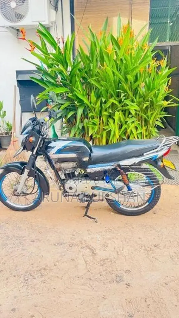 Bajaj CT100 2011