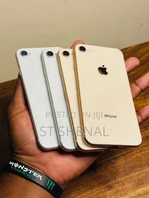 Apple iPhone 8 Red (Used)