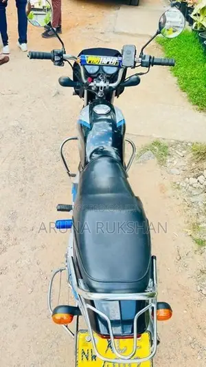 Bajaj CT100 2011