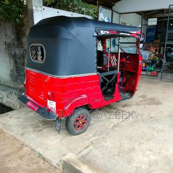 Bajaj RE 1990