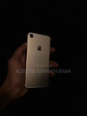 Apple iPhone 7 128GB (Used)