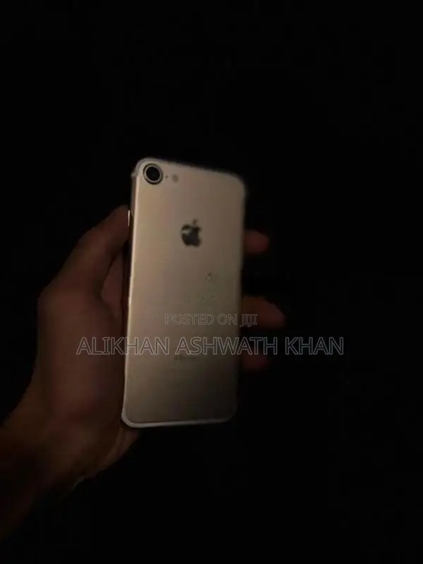 Apple iPhone 7 128GB (Used)