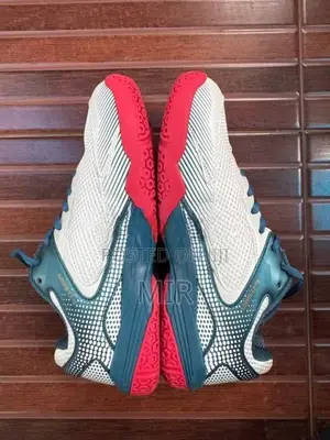 Yonex Badminton Shoes HY Ultra