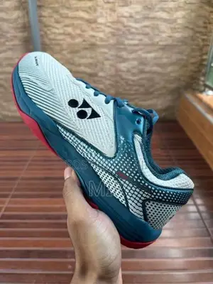 Yonex Badminton Shoes HY Ultra