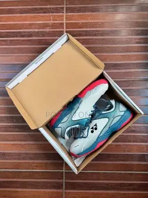 Yonex Badminton Shoes HY Ultra