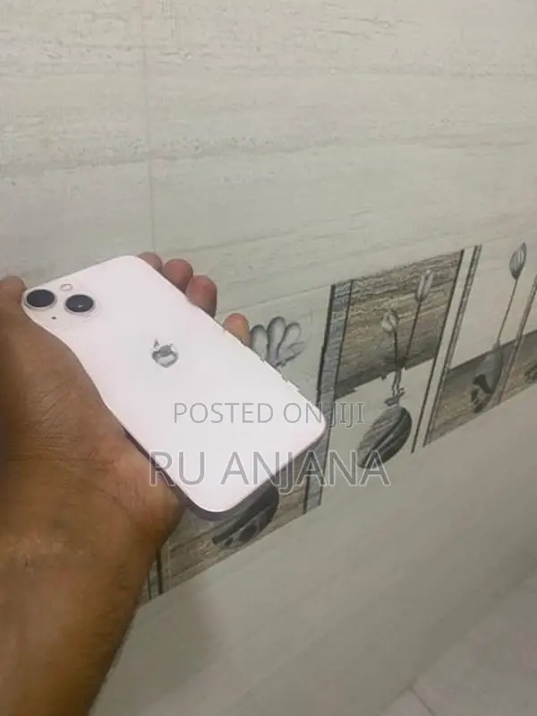 Apple iPhone 13 (Used)