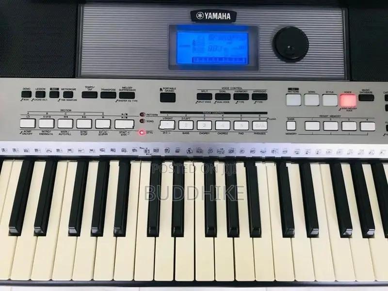Yamaha PSR E443 Keyboard