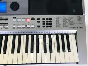 Yamaha PSR E443 Keyboard