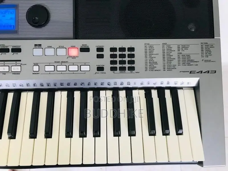 Yamaha PSR E443 Keyboard