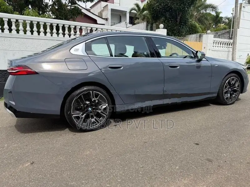 BMW 525i 525Li 2025