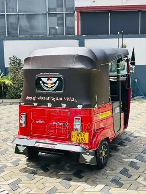 Bajaj RE 2015
