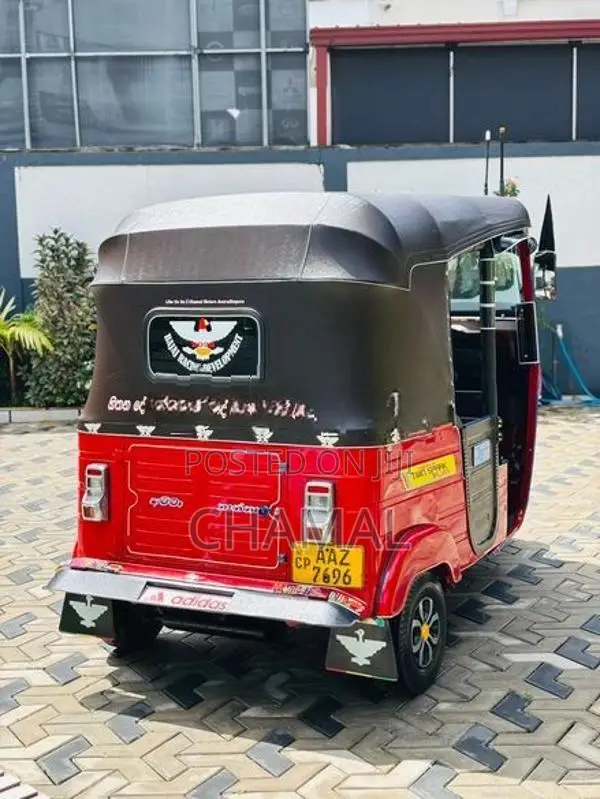 Bajaj RE 2015