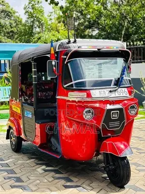 Bajaj RE 2015