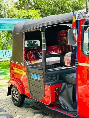 Bajaj RE 2015