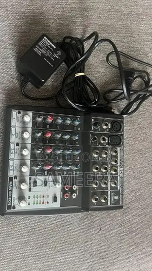 Mixer Behringer XENYX802 8 Channel