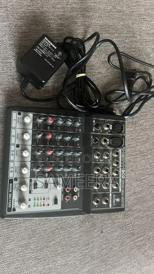 Mixer Behringer XENYX802 8 Channel