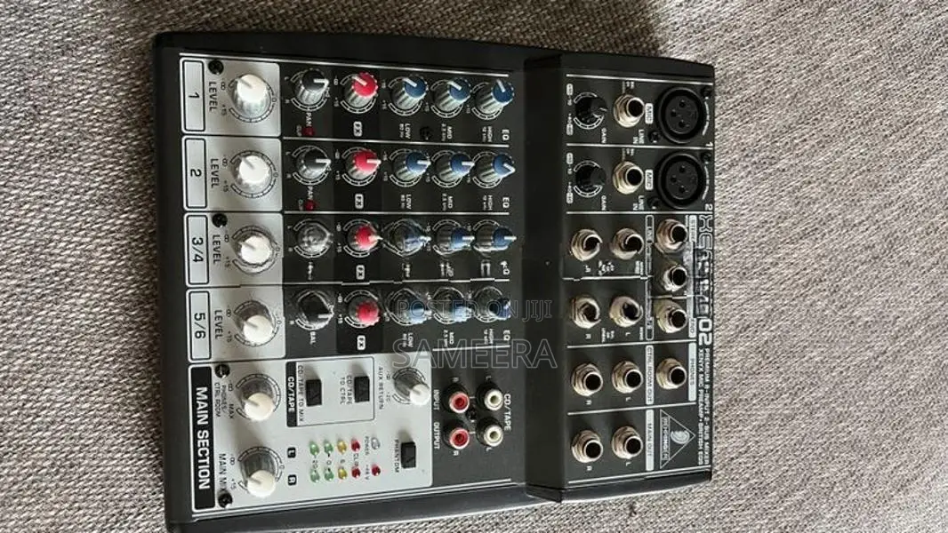 Mixer Behringer XENYX802 8 Channel