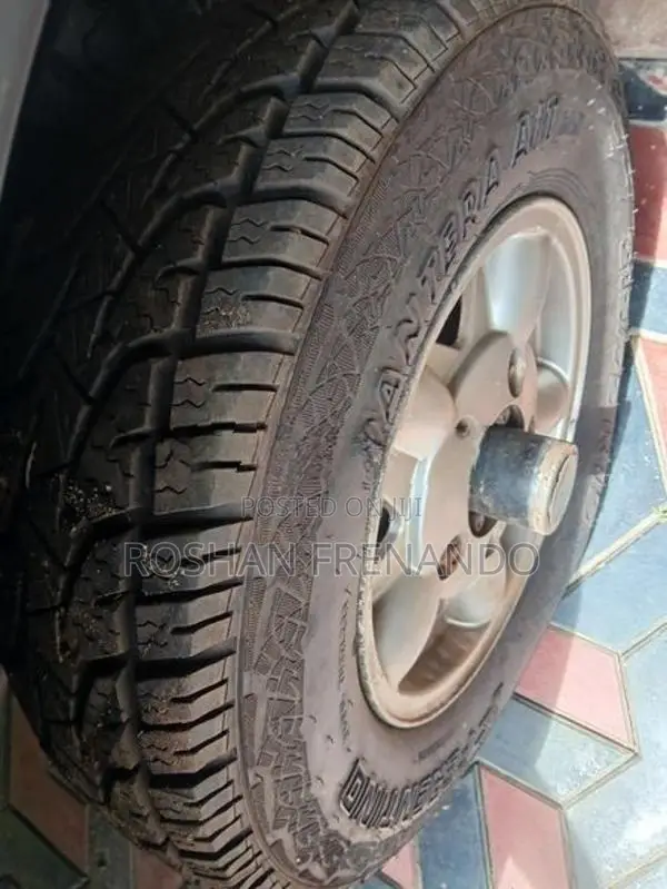 Tata Safari 2000