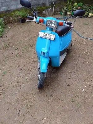 Suzuki VanVan RV200 scooter 2004
