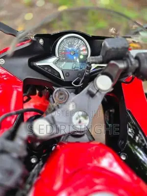 Honda CB250R 2017