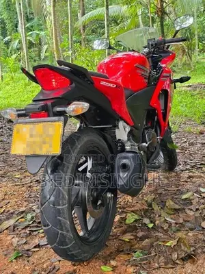 Honda CB250R 2017