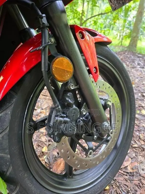 Honda CB250R 2017