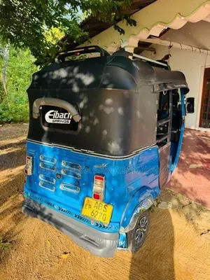 Bajaj RE 2018