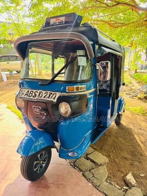 Bajaj RE 2018