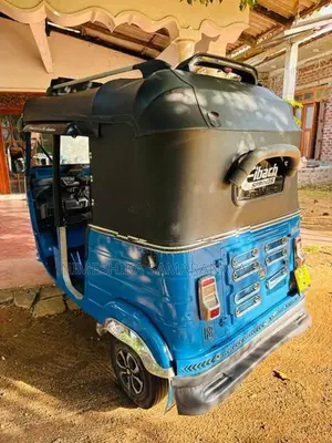 Bajaj RE 2018