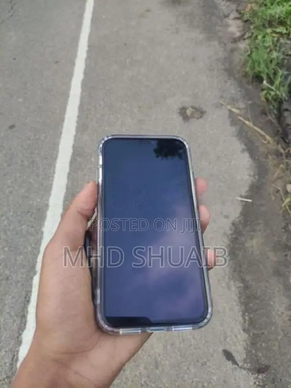 Apple iPhone 11 (Used)