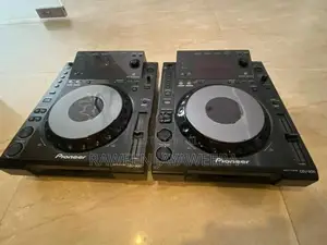 Pioneer DJ 900 player