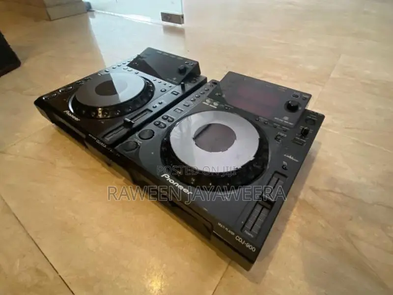Pioneer DJ 900 player