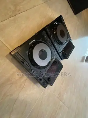 Pioneer DJ 900 player