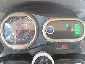 Bajaj V15 2016
