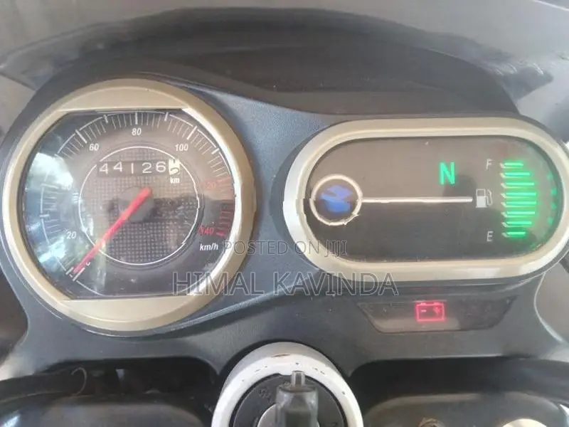 Bajaj V15 2016