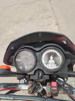 Bajaj CT100 2005