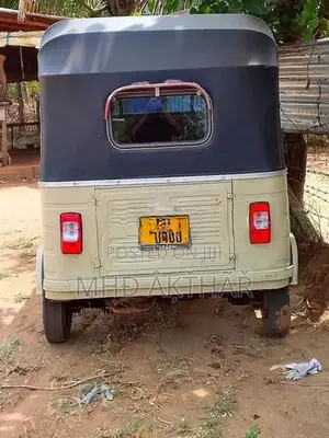 Bajaj RE 2002