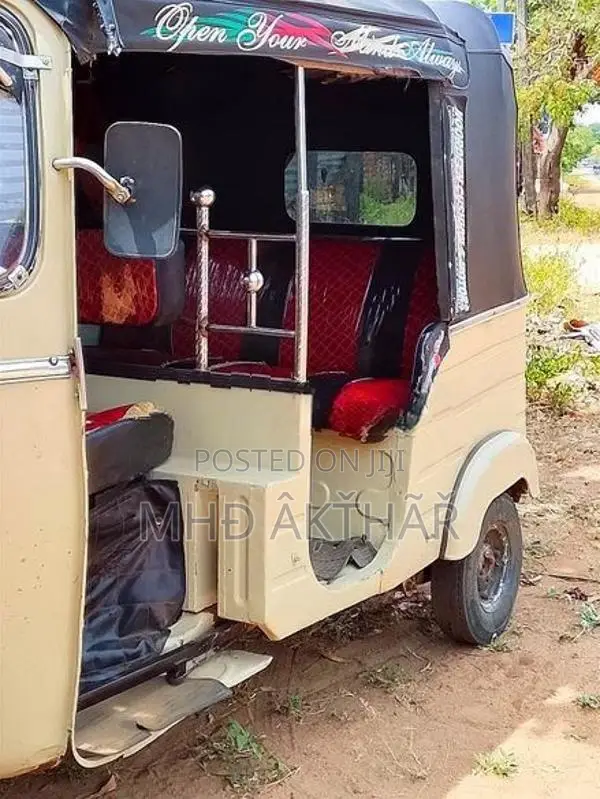 Bajaj RE 2002
