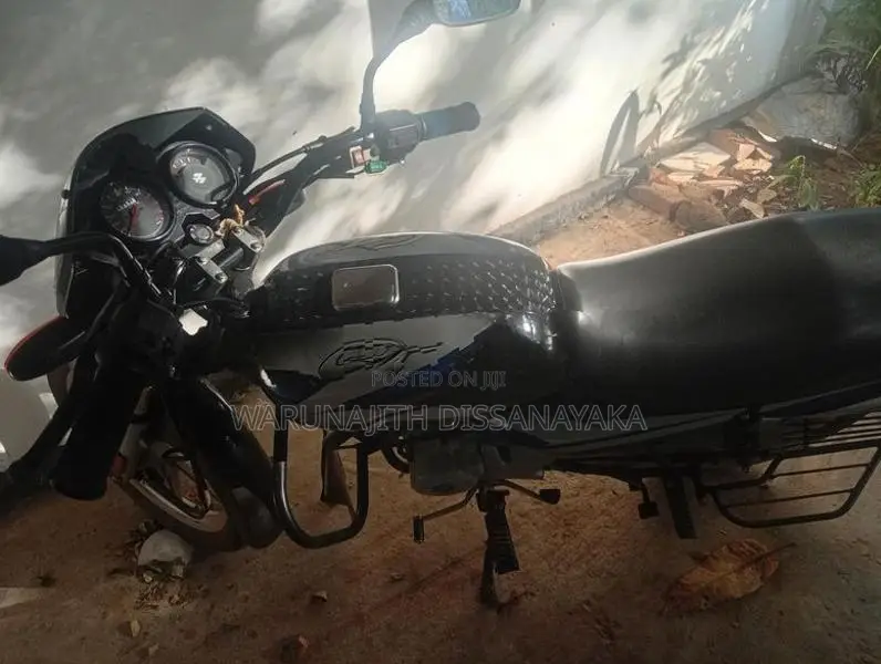 Bajaj CT100 2024