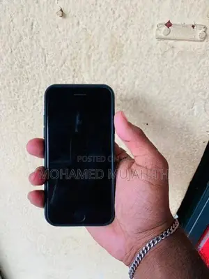 Apple iPhone SE 2 (Used)