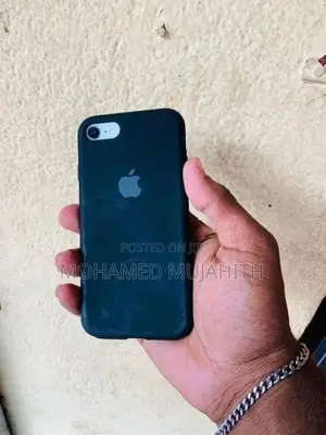 Apple iPhone SE 2 (Used)
