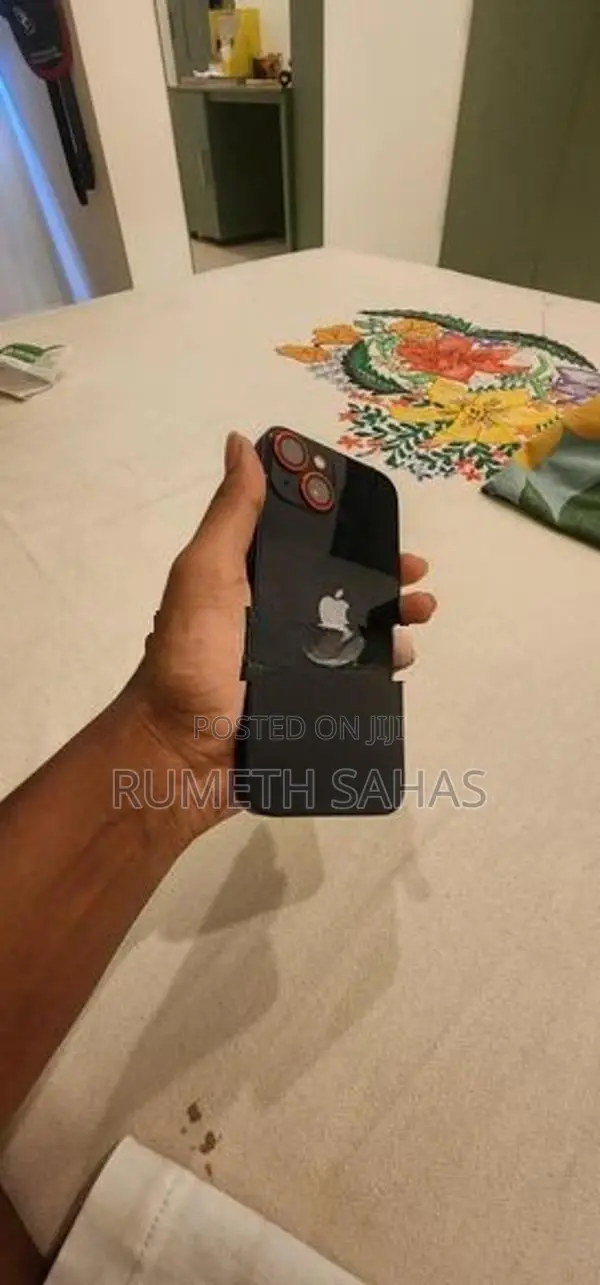 Apple iPhone 13 (Used)