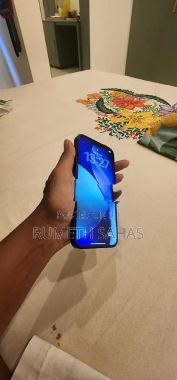 Apple iPhone 13 (Used)
