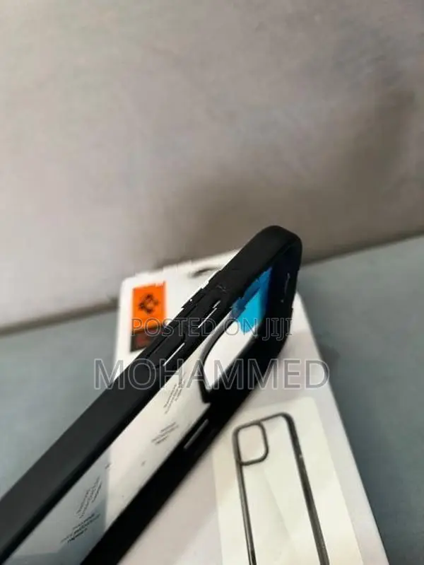iPhone 15 plus spigen ultra hybrid case