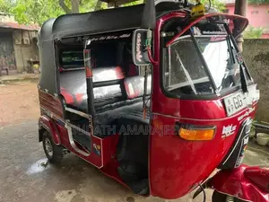 Bajaj RE 2000