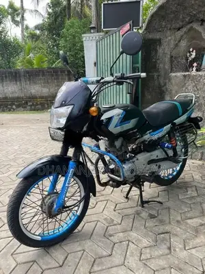 Bajaj CT100 2013