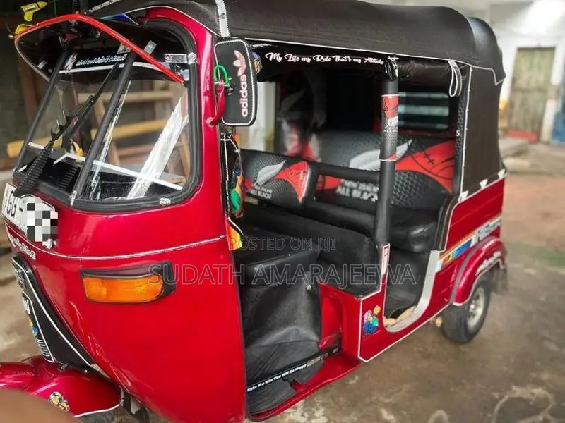 Bajaj RE 2000