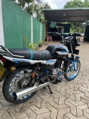 Bajaj CT100 2013