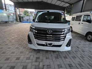 Toyota Roomy Custom Gt 2025